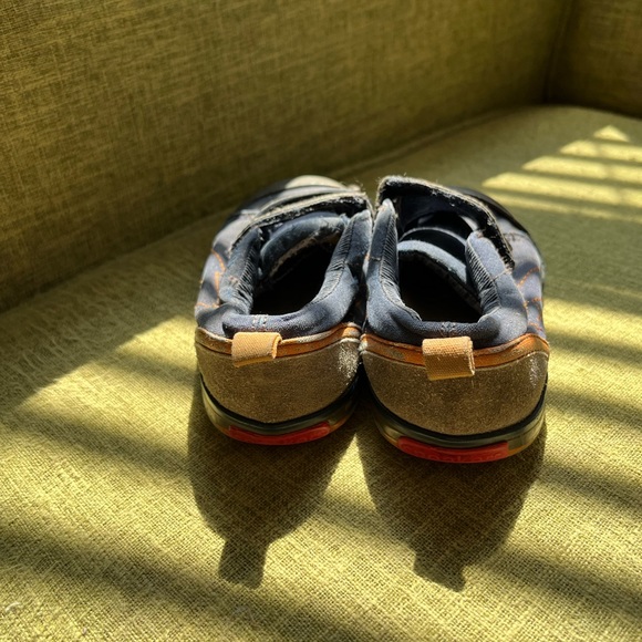 See Kai Run lightning bolt sneakers - Picture 4 of 4